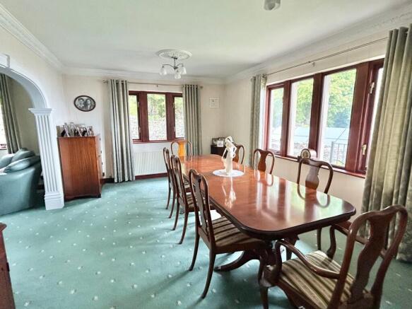 5 bed Detached for sale Image 6