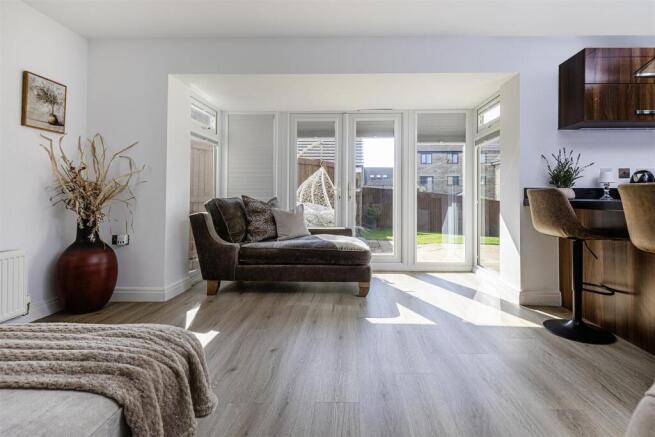 4 bed Detached for sale Image 7