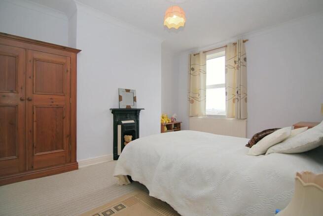 4 bed Terraced for sale Image 12