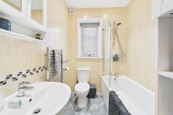 3 bed Terraced for sale Image 10