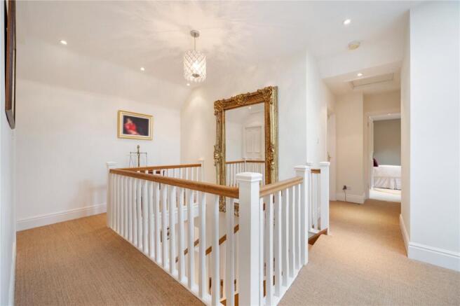 4 bed Detached for sale Image 12