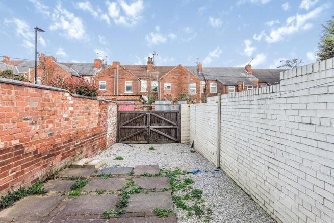 2 bed End of Terrace to rent Image 6