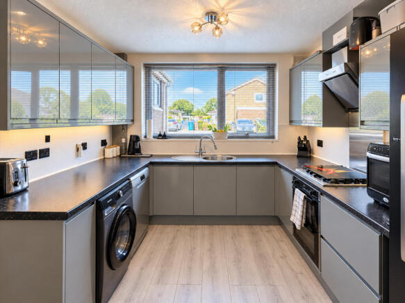 Millfield, Creekmoor, Poole, BH17 photo 2