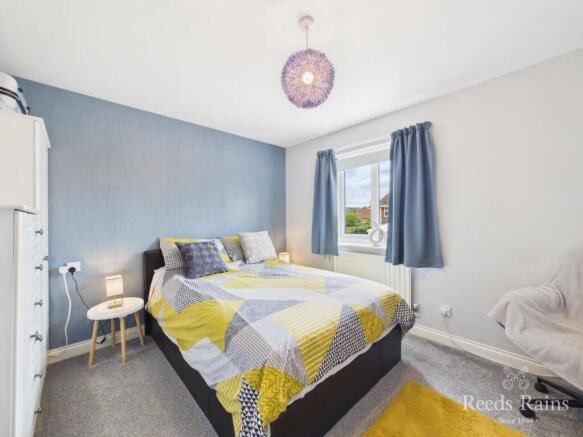5 bed Detached for sale Image 7