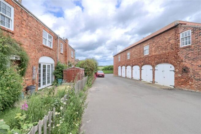 3 bed Terraced for sale Image 6