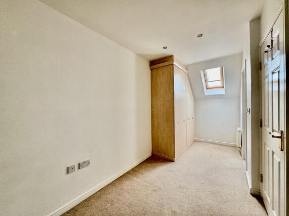 3 bed Town House to rent Image 8
