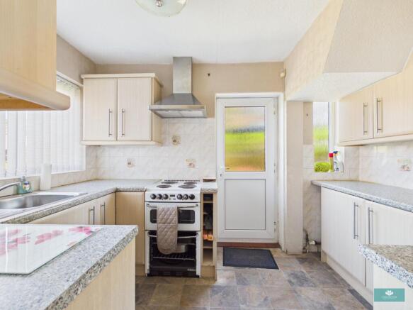 3 bed Semi-Detached for sale Image 12