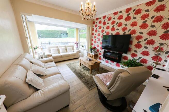 4 bed Detached for sale Image 7