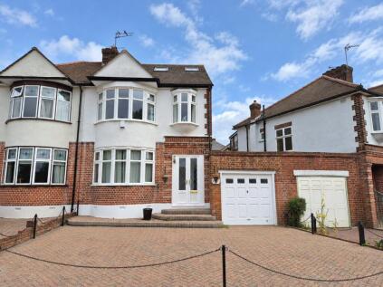 East Walk, East Barnet, EN4