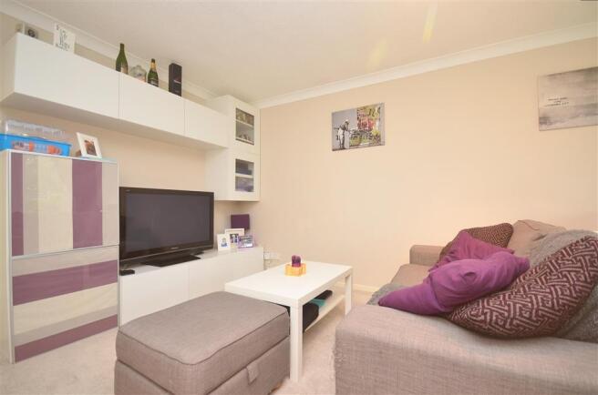Lounge / Dining Area