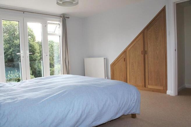 Master Bedroom (2)