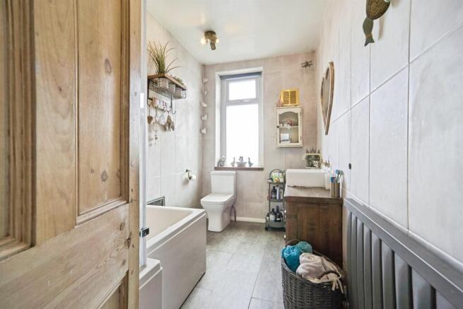 3 bed Terraced for sale Image 12