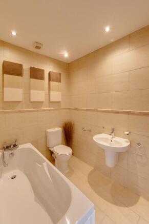 Jack 'n' Jill En-Suite Bathroom