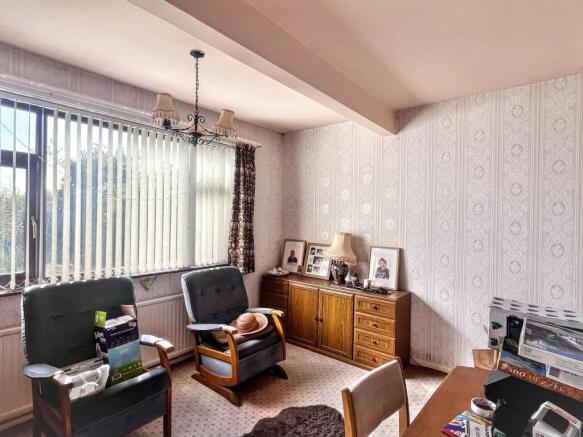 4 bed Bungalow for sale Image 6
