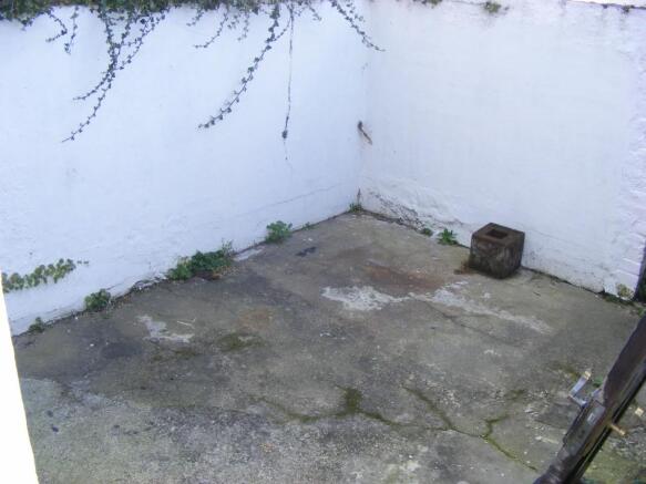 REAR COURYARD