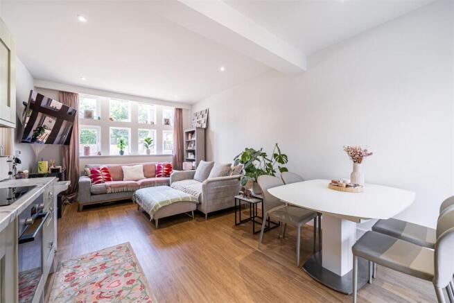 Sitting/Dining Room