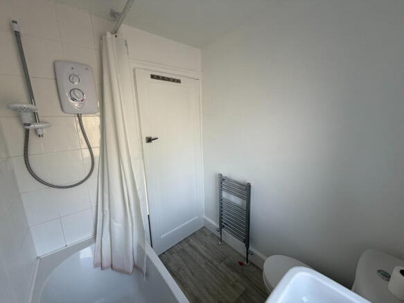 3 bed Terraced to rent Image 11