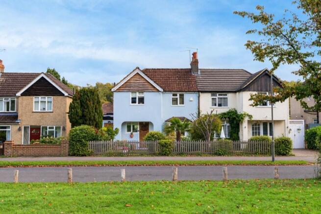 3-bed semi-detached on Church Lane Avenue, Coulsdon, CR5 3RT, £550,000