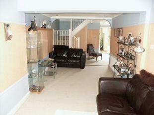 Living Room: