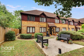 19, Oakwood Grove, Basildon SS13 3HT