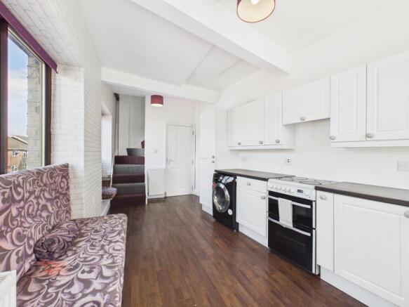 CAM02637G0-PR0016-STILL005