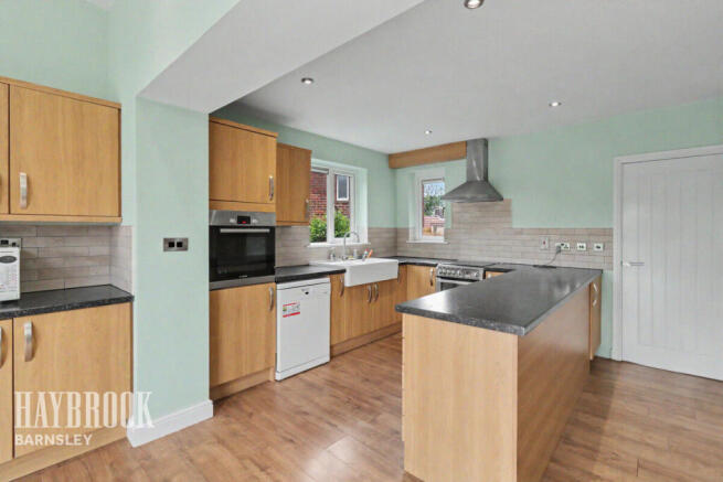 3 bed Semi-Detached for sale Image 6