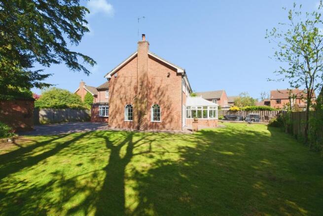 5 bed Detached for sale Image 5