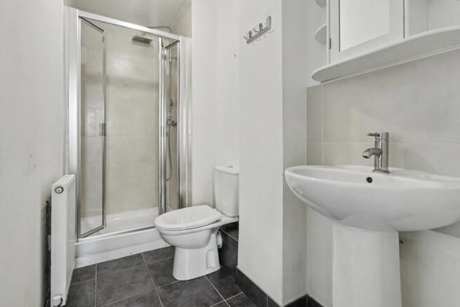 4 bed Town House to rent Image 11