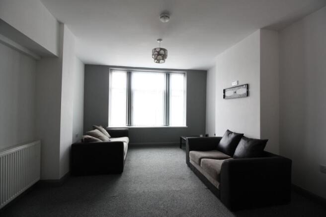 1 bed House Share to rent Image 4