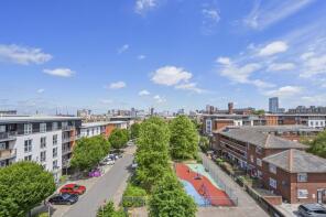 Flat 123, 18 Windsor Court, Mostyn Grove, London E3 2LS