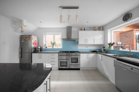 Mitchley Avenue, Sanderstead, CR2