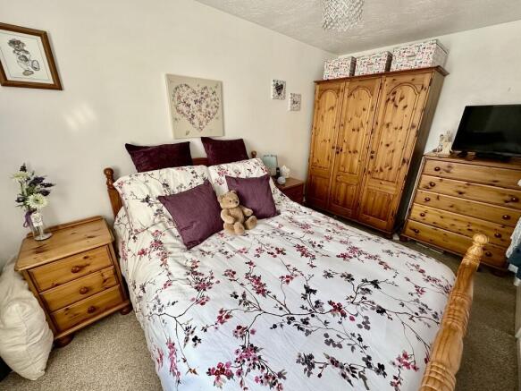 3 bed Semi-Detached for sale Image 8