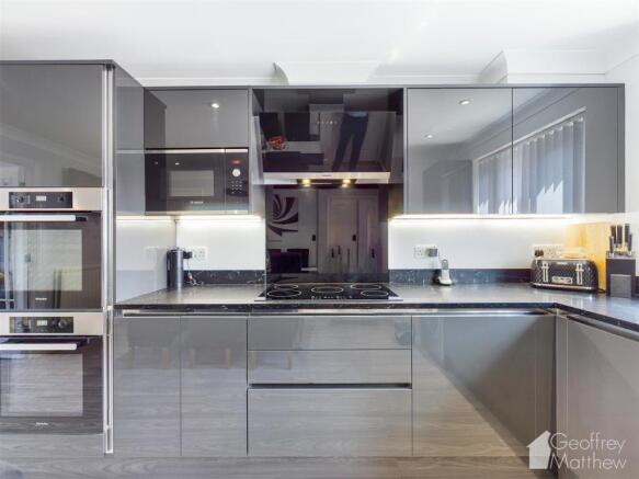 KITCHEN (1).jpg