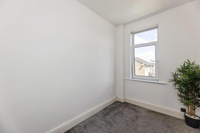 3 bed Terraced for sale Image 12