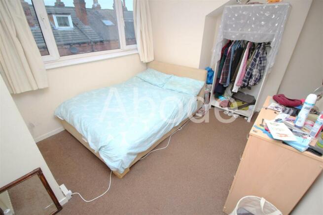 3 bed House to rent Image 9