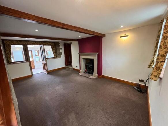2 bed Terraced to rent Image 5