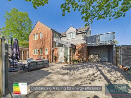 18, Vicarage Drive, Market Harborough LE16 7RJ