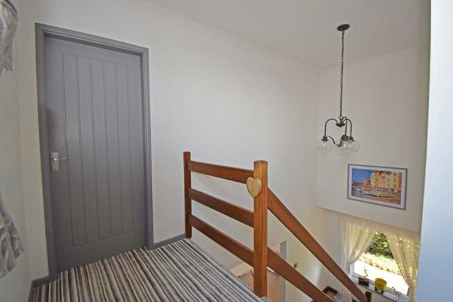 48 Santridge Lane, landing b.jpg