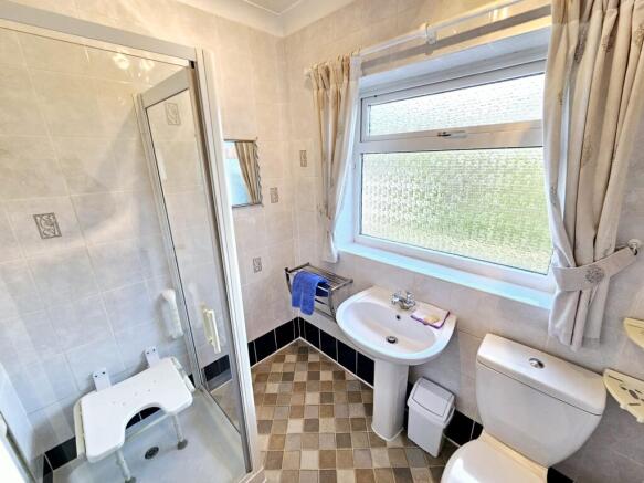 2 bed Semi-Detached Bungalow for sale Image 8