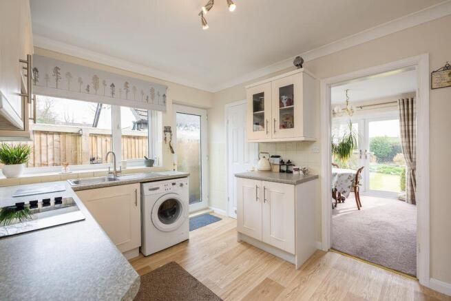 4 bed Detached Bungalow for sale Image 7