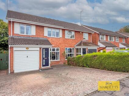 Lyster Close, Warwick