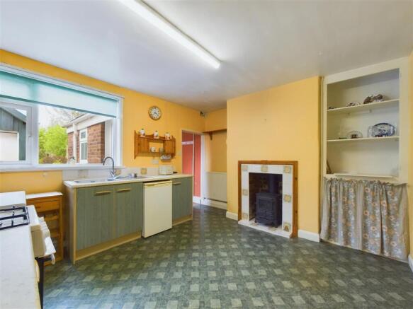 BREAKFAST/KITCHEN