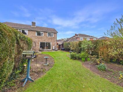Station Road, Legbourne