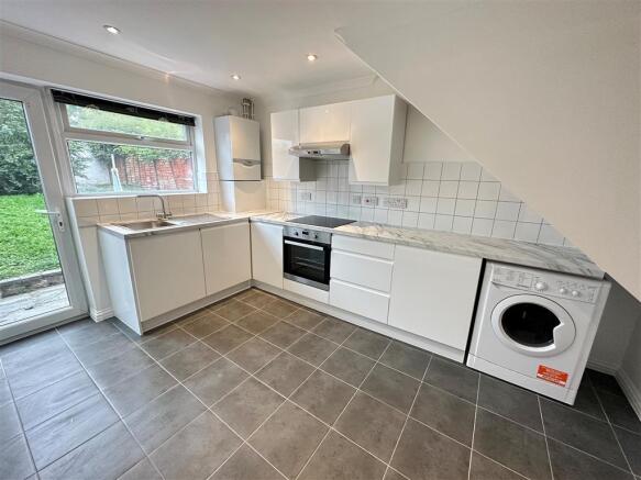 Spring Hills, Harlow photo 4