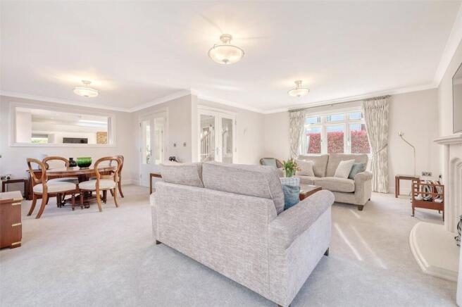 Sitting/Dining Room