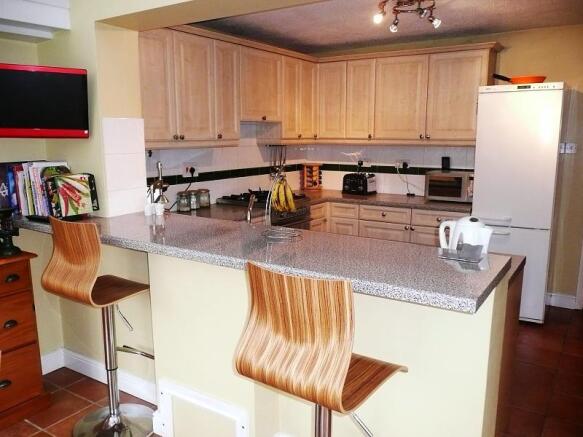 Kitchen (b)