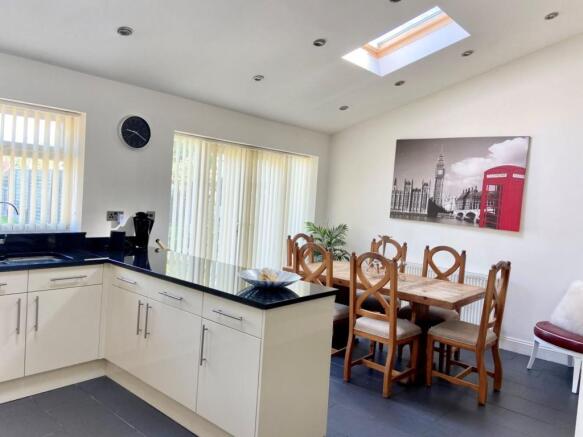KITCHEN/DINING/FAMILY ROOM