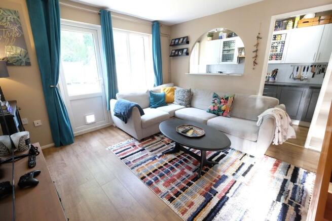 SITTING/DINING ROOM