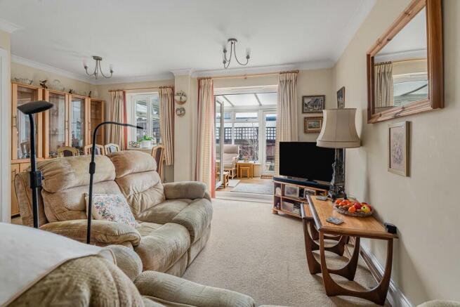 Living room (2)