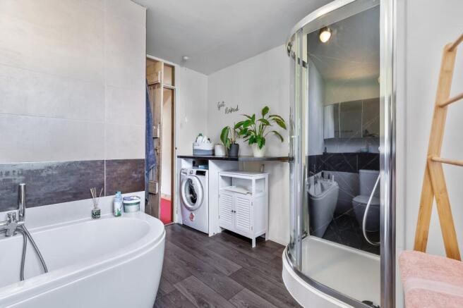 3 bed Terraced for sale Image 10